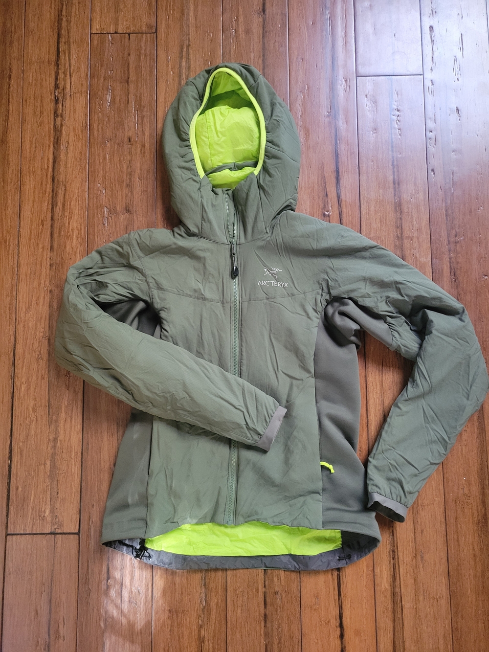 Arc'teryx Women's Atom LT Olive Green Hooded Jacket - Size SMALL